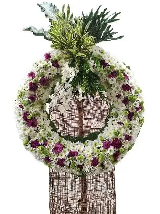sympathy-and-never-forgottten-wreath-arrangement
