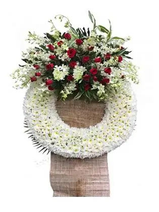 sympathy-and-warm-hugs-wreath-arrangement